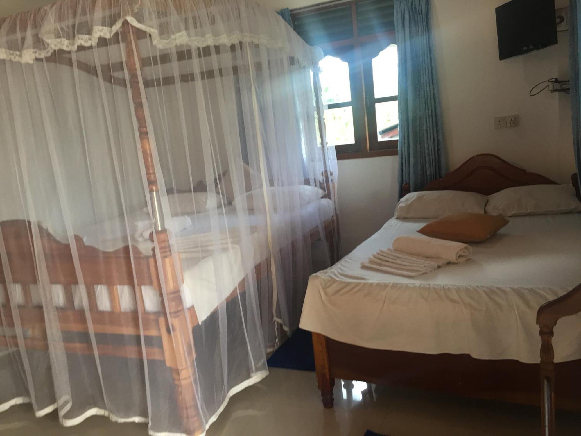 Damith Guest House Unawatuna Buitenkant foto