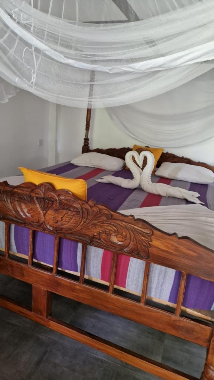 Damith Guest House Unawatuna Buitenkant foto